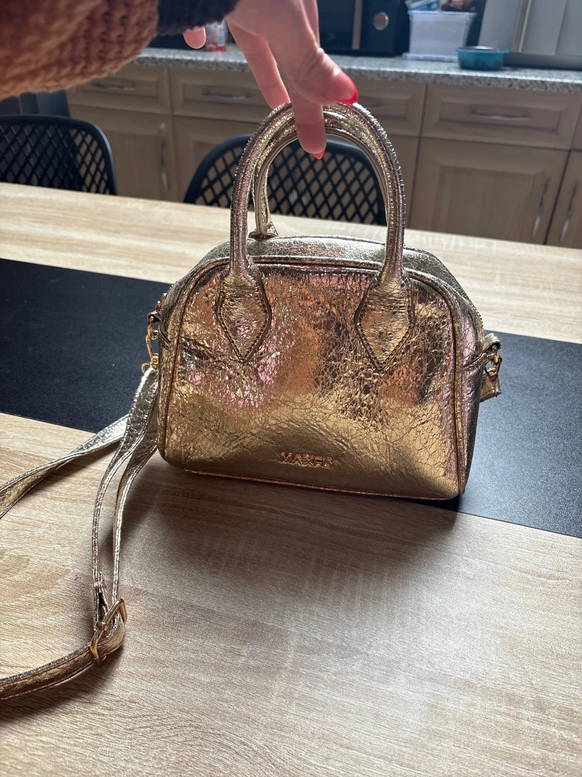 Sac à main dorée